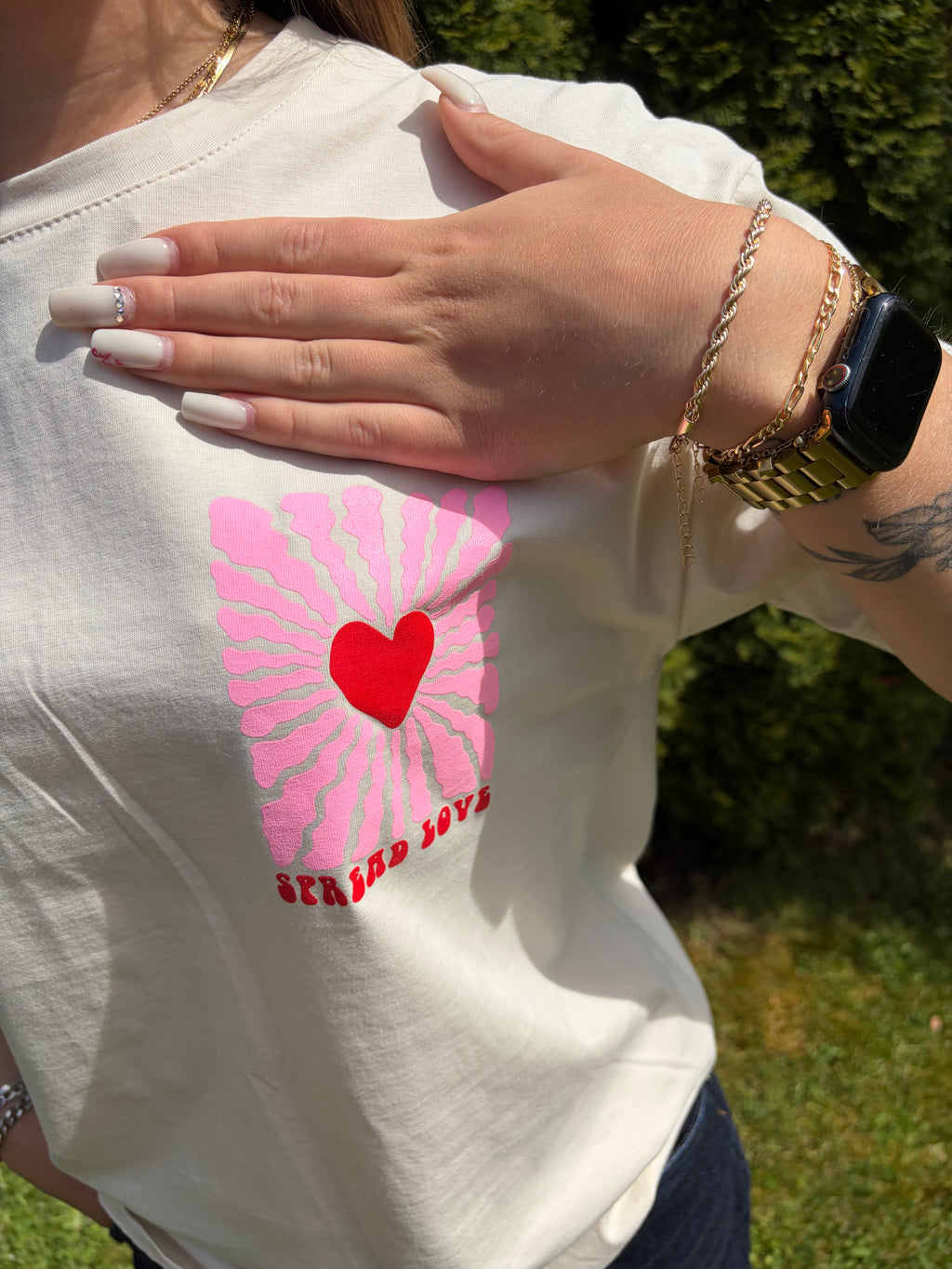 T-Shirt 'LOVE' in Beige
