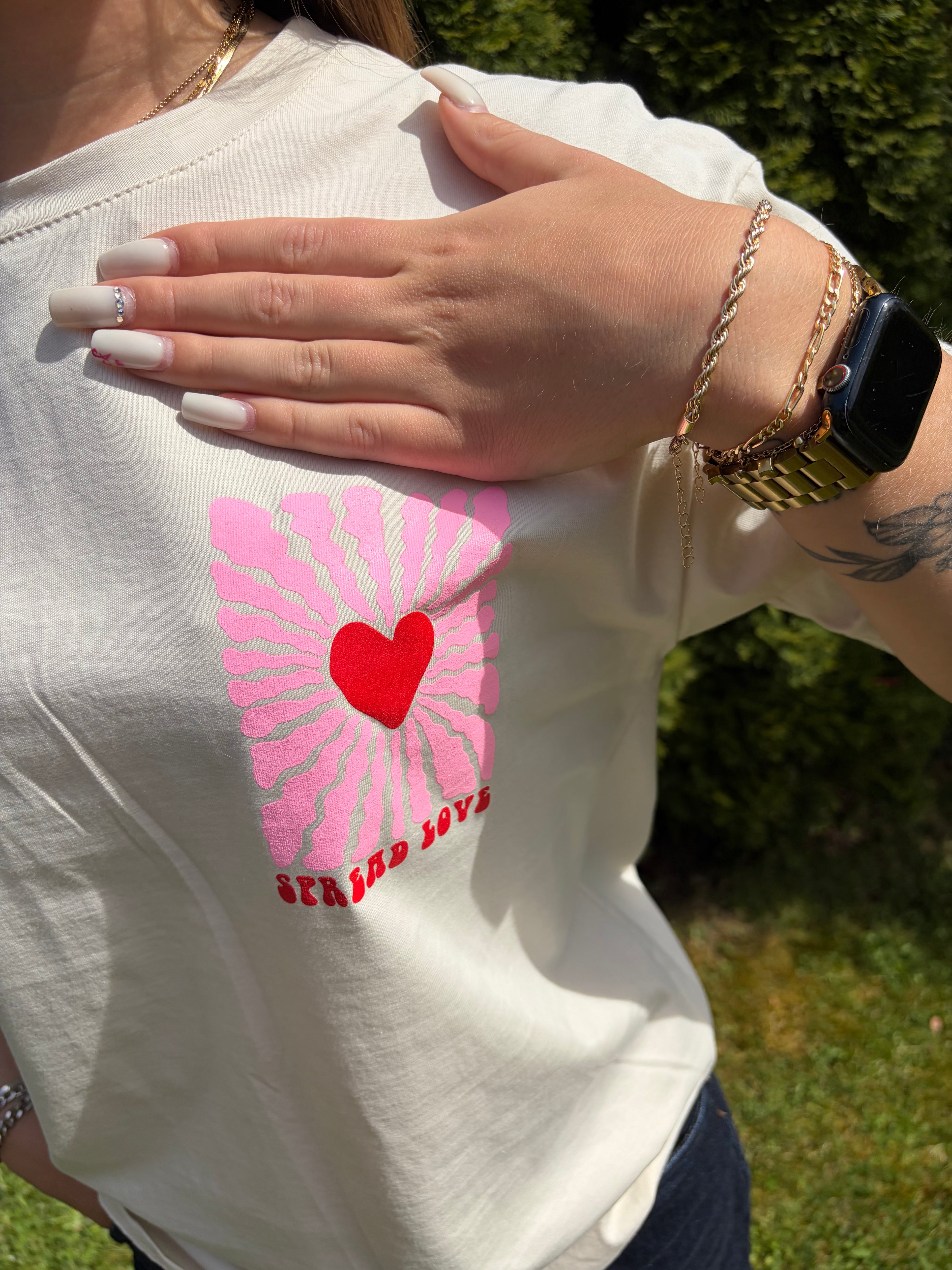 T-Shirt 'LOVE' in Beige