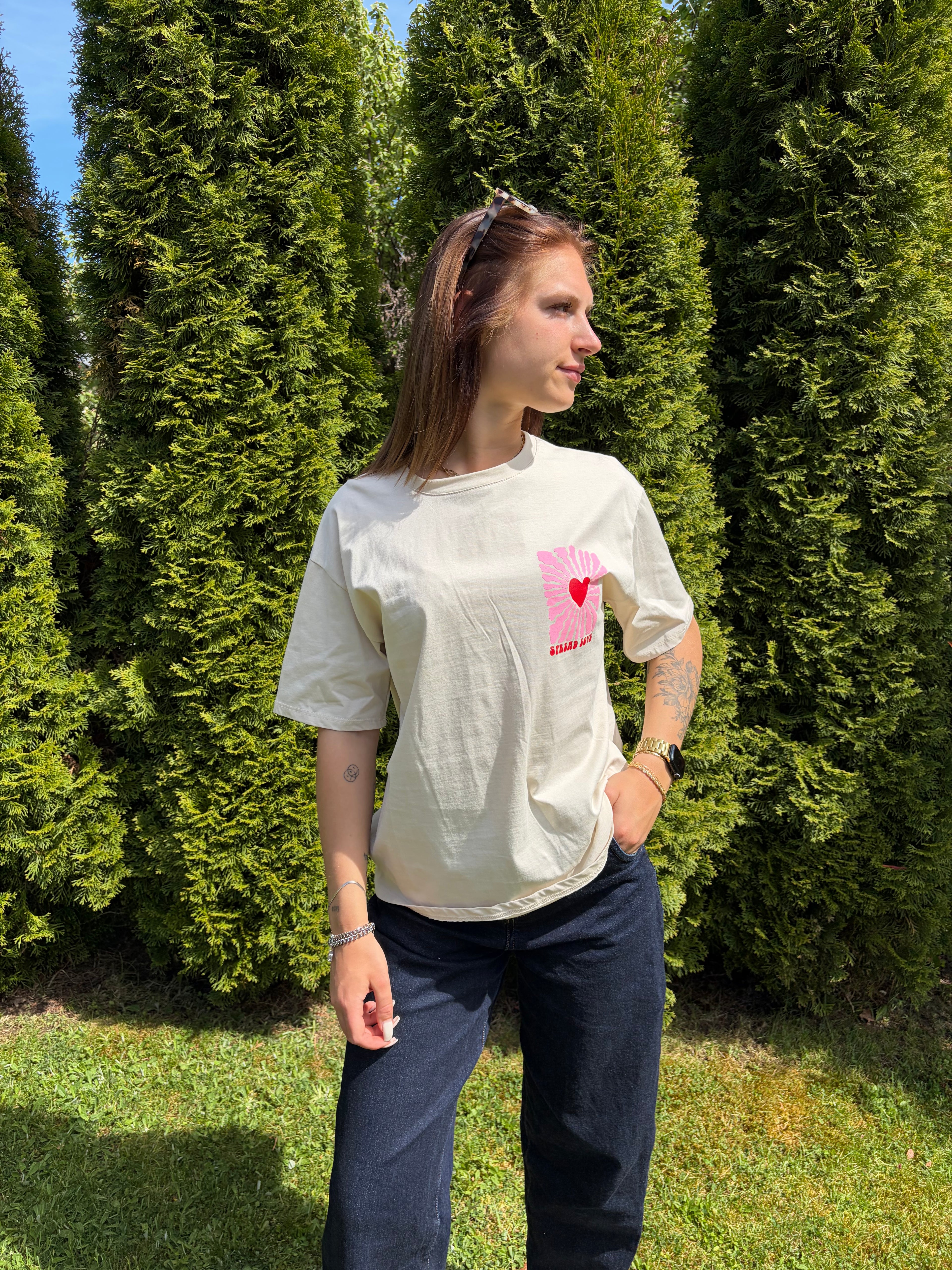 T-Shirt 'LOVE' in Beige