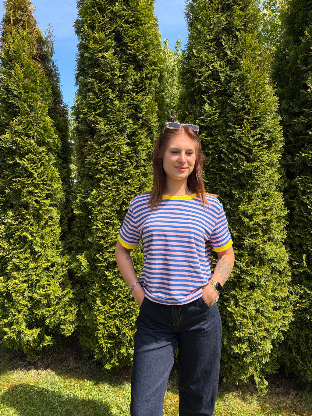 T-Shirt 'Stripes' in Rosa / Blau mit gelben Details