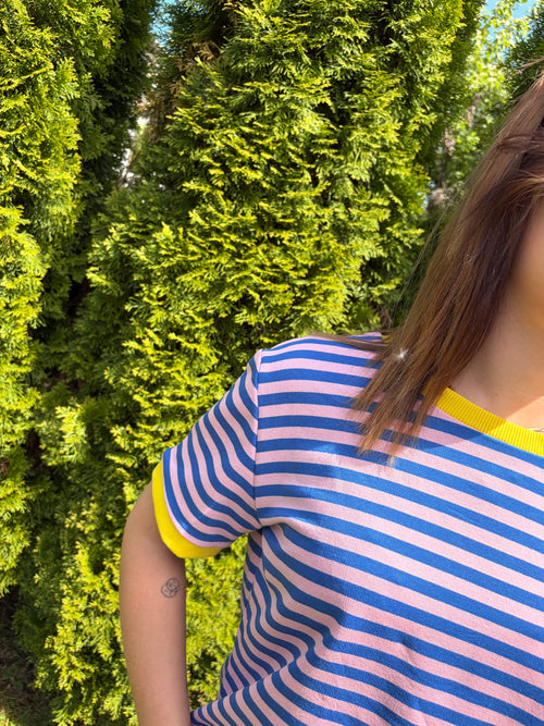 T-Shirt 'Stripes' in Rosa / Blau mit gelben Details